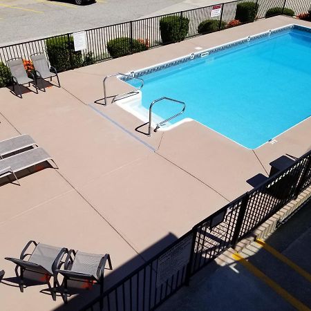 Osoyoos Lakeview Inn & Suites Экстерьер фото