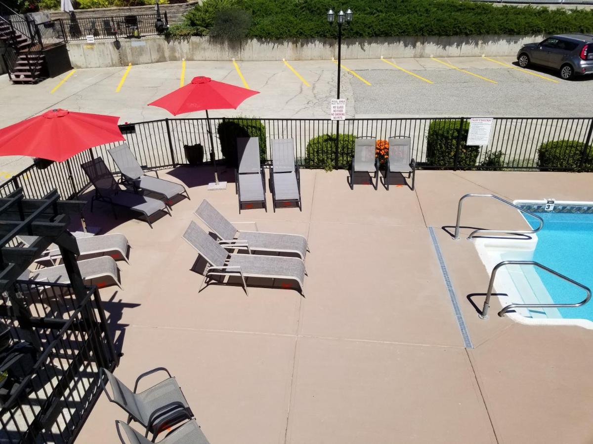 Osoyoos Lakeview Inn & Suites Экстерьер фото