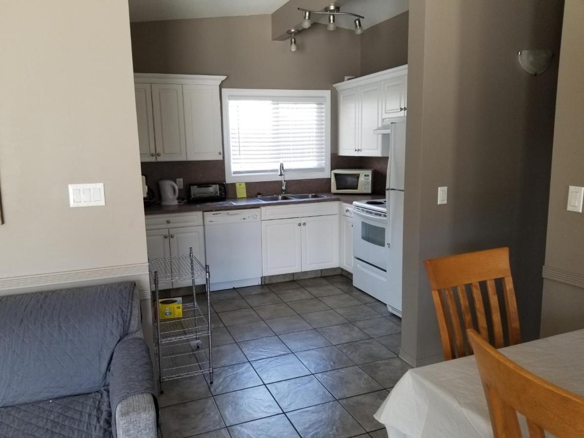 Osoyoos Lakeview Inn & Suites Экстерьер фото