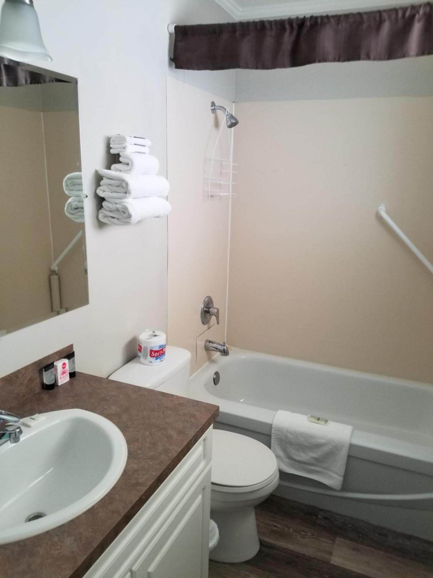 Osoyoos Lakeview Inn & Suites Экстерьер фото