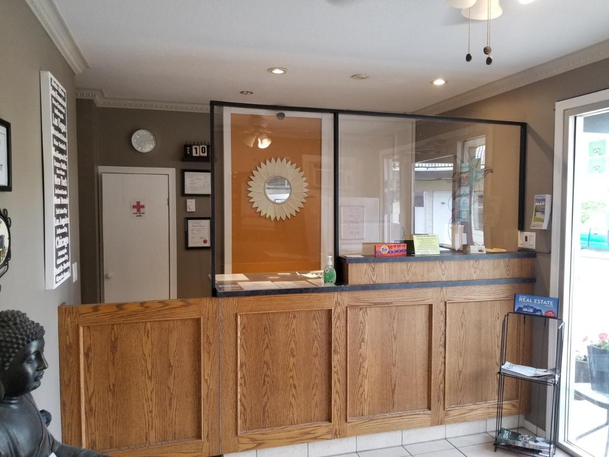 Osoyoos Lakeview Inn & Suites Экстерьер фото